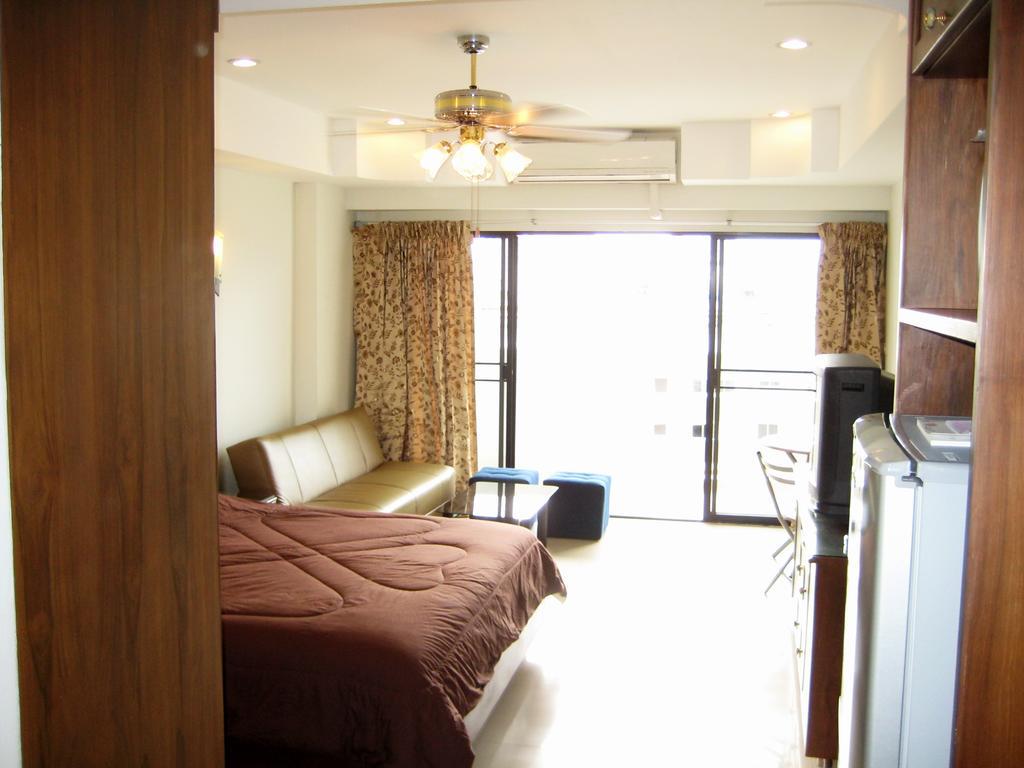 Yensabai Condotel Патая Екстериор снимка